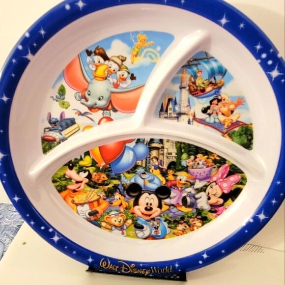 BRAND NEW WORLD DISNEY PLATES - Picture 1 of 15